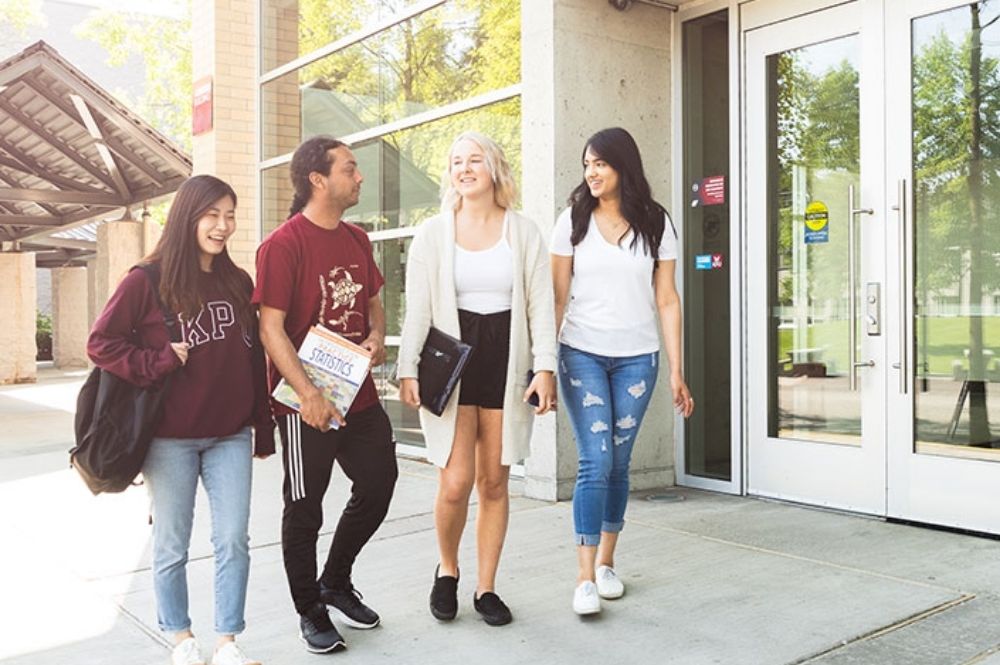 kpu-va-loi-the-danh-cho-sinh-vien-bat-dau-du-hoc-canada