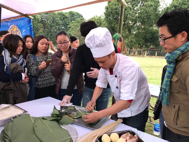 tet-xa-que-huong-cua-du-hoc-sinh-van-am-ap-tinh-nguoi-viet