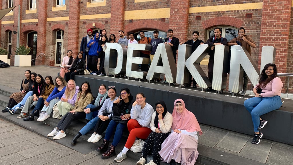 du-hoc-uc-dai-hoc-deakin-hoc-bong-100-gia-tri