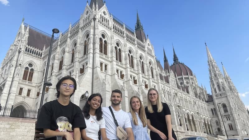 du-hoc-hungary-tai-bbu-voi-khoa-hoc-he-success-2024