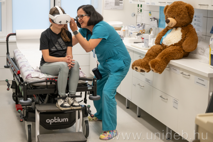 Phòng khám nhi Debrecen áp dụng công nghệ thực tế ảo (VR) giảm đau