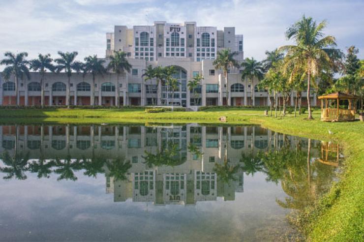 Florida International University - Top 10 Trường Đại Học Đào Tạo Ngành Kinh Doanh Quốc Tế Tốt Nhất Tại Mỹ