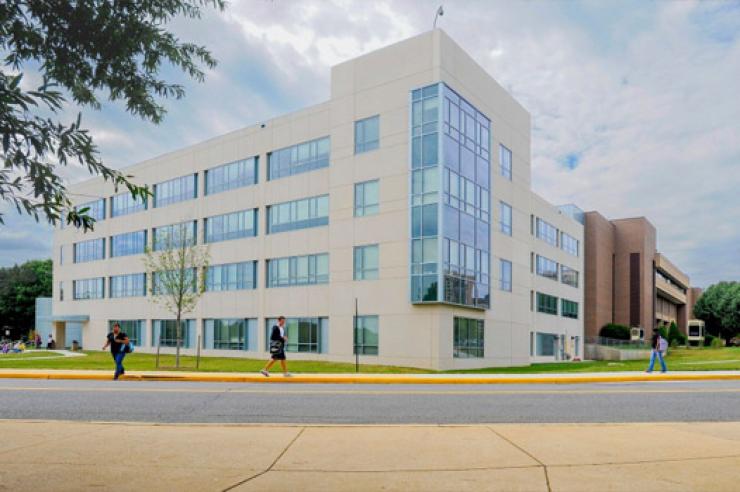 Trải Nghiệm Học Tập Đại Học Cộng Đồng Lớn Thứ 2 Của Mỹ Rất gần Washington D.C