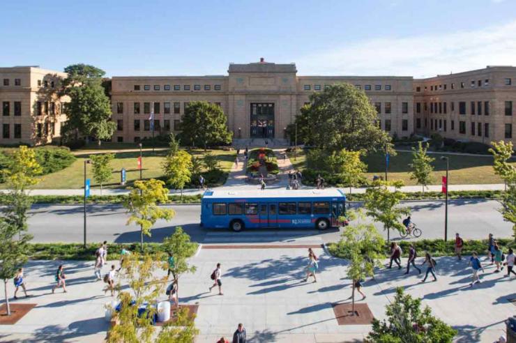 Du Học Mỹ ngành Dược tại Đại học Kansas – Con Đường Riêng Dành Cho Chính Bạn