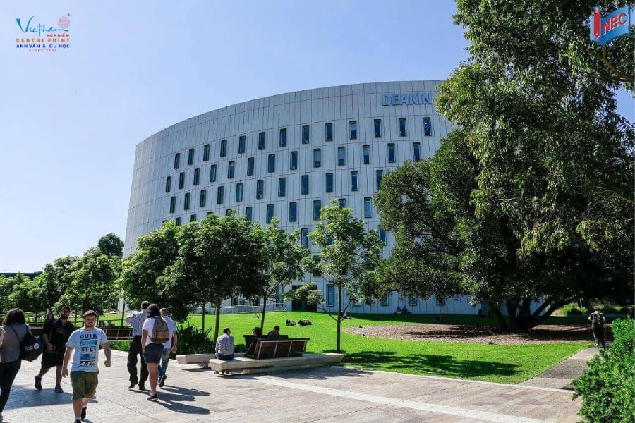 Deakin dành nhiều học bổng hỗ trợ sinh viên