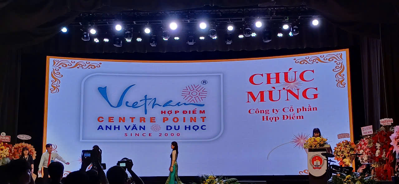 hop-diem-nhan-bang-khen-cua-so-giao-duc-tp-hcm-cho-truong-day-anh-van-va-tu-van-du-hoc