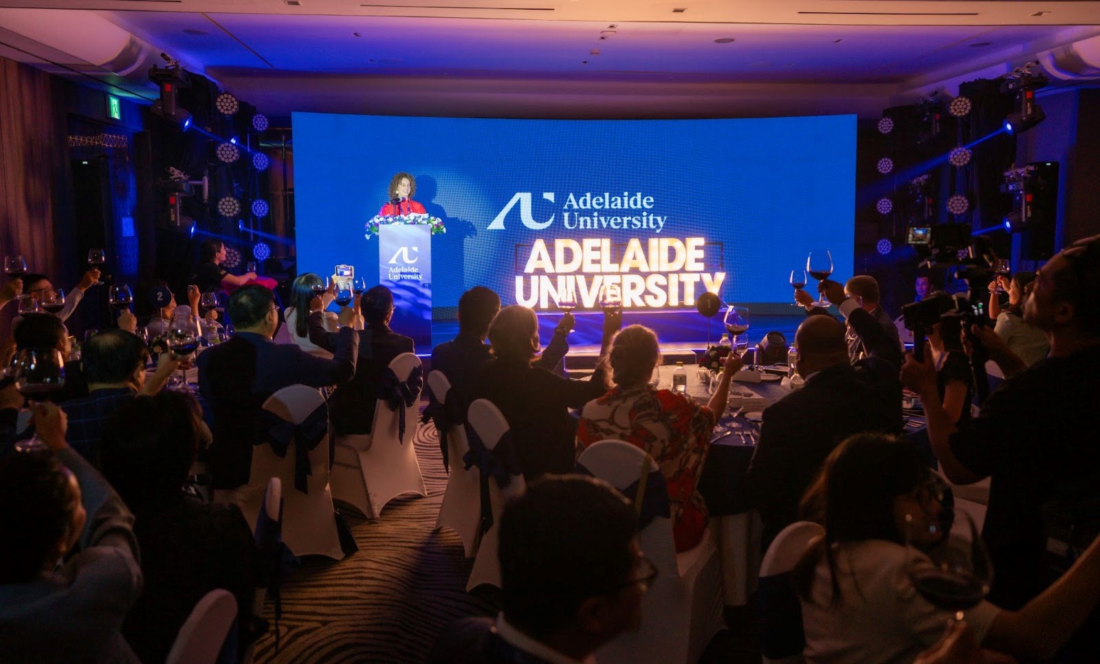 adelaide-university-diem-den-moi-cho-sinh-vien-quoc-te-du-hoc-uc