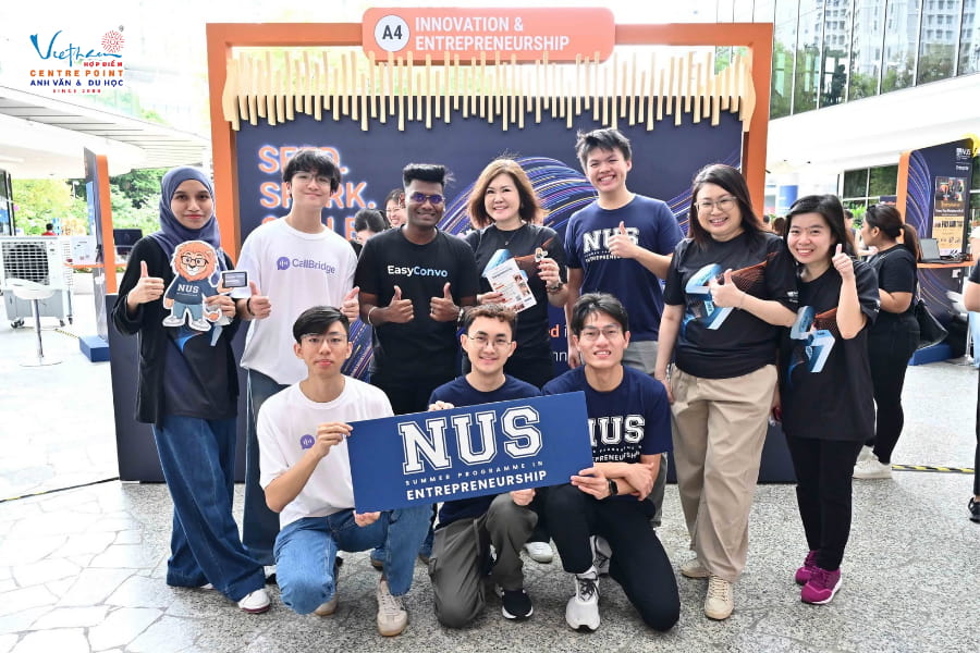 Sinh viên apply NUS