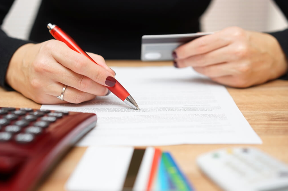 du-hoc-canada-huong-dan-mo-tai-khoan-ngan-hang-va-quan-ly-tai-chinh