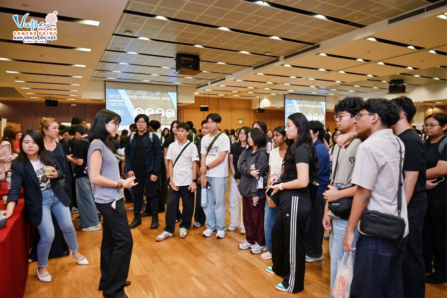 Môi trường học tập bằng tiếng anh