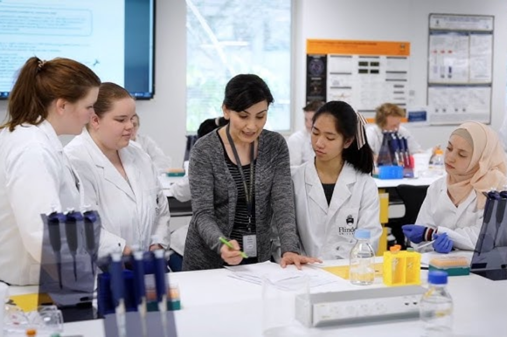 du-hoc-uc-2026-hoc-bong-hap-dan-tu-flinders-university