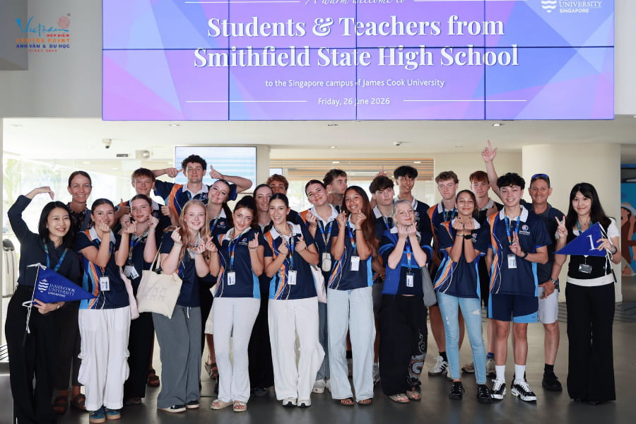 Học sinh THPT tham quan trải nghiệm JCU Singapore