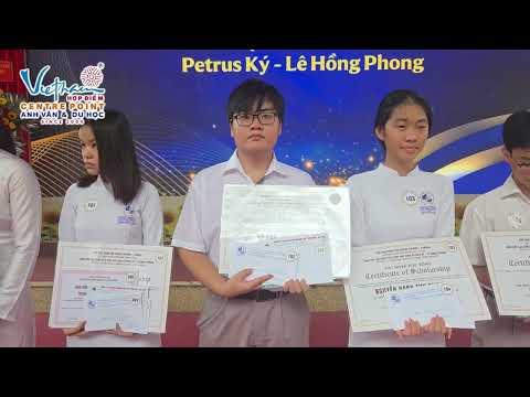 Hợp Điểm trao học bổng cho 29 học sinh THPT Chuyên Lê Hồng Phong